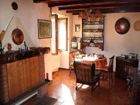 4 1/2-Zimmer-Dorfhaus mit Garage und Garten in Italien / casa nel n...