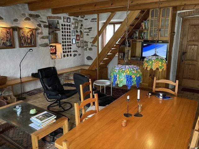 4 1/2-Zimmer-Tessinerhaus mit Garten und 4 1/2-Zimmer-Eckhaus mit P...