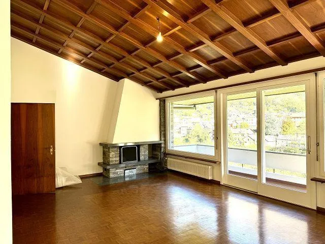 6 1/2-Zimmer-Dachwohnung mit Terrasse, Garten und separater Parzell...