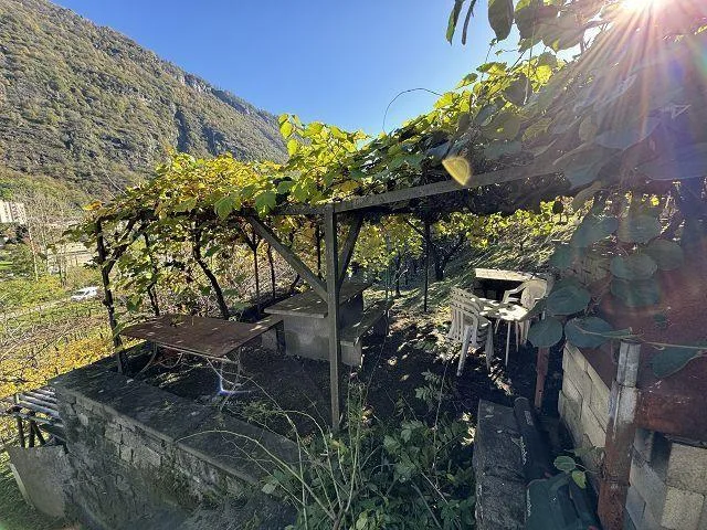 6 1/2-Zimmer-Dachwohnung mit Terrasse, Garten und separater Parzell... – Foto 22 von 26