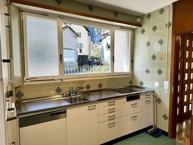 6 1/2-Zimmer-Dachwohnung mit Terrasse, Garten und separater Parzell... – Foto 6 von 26
