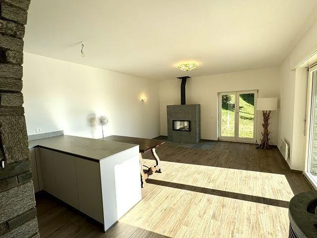 3 1/2-Zimmer-Villetta mit viel Land an sehr ruhiger, sonniger Aussi...