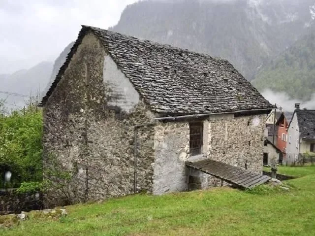 zwei Rustici zum Ausbauen an sehr ruhiger, sonniger Aussichtslage /... – foto 15 di 20