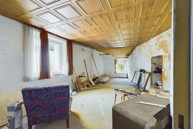 5-Zimmer-Haus mit Erweiterungsprojekt an ruhiger, sonniger Aussicht...