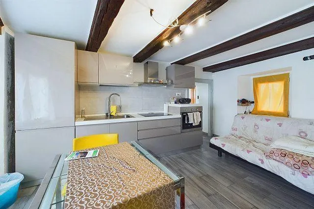 5-Zimmer-Haus mit Erweiterungsprojekt an ruhiger, sonniger Aussicht...