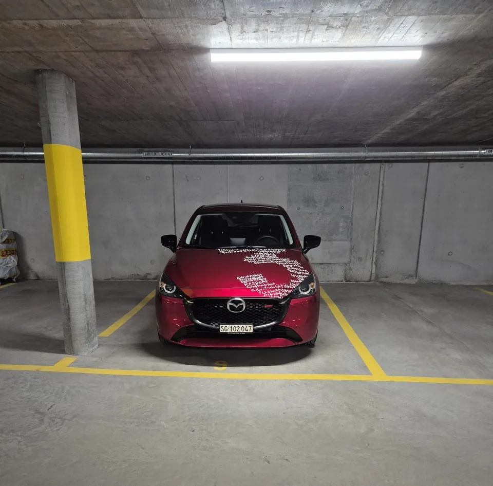 Tiefgaragenplatz in moderner Überbauung in Cazis zu verkaufen
