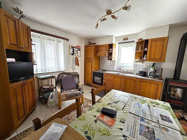Casa unifamiliare nel nucleo di 7 locali con giardino e 2 posteggi ... – Foto 6 von 30