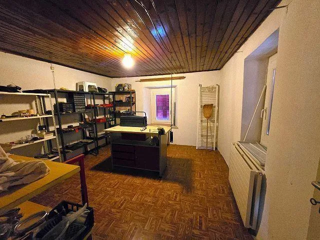Casa unifamiliare nel nucleo di 7 locali con giardino e 2 posteggi ... – Foto 15 von 30