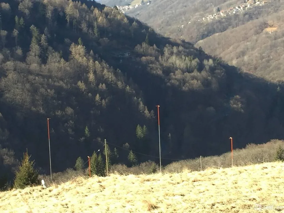 Vendesi - Terreno con licenza edilizia