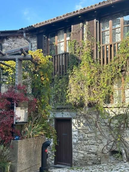 Romantica casa di nucleo con vista lago - Monte Bré – foto 24 di 29