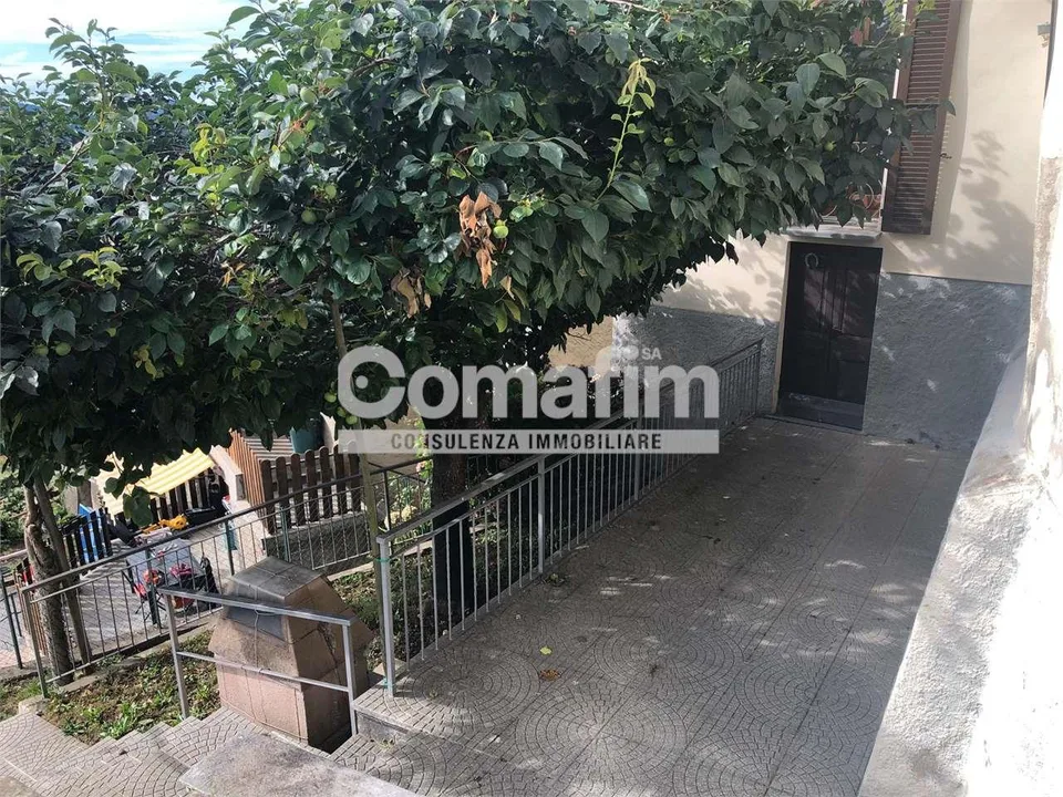 Casa di 3 ppartamenti con vista lago a Cademario – foto 11 di 11