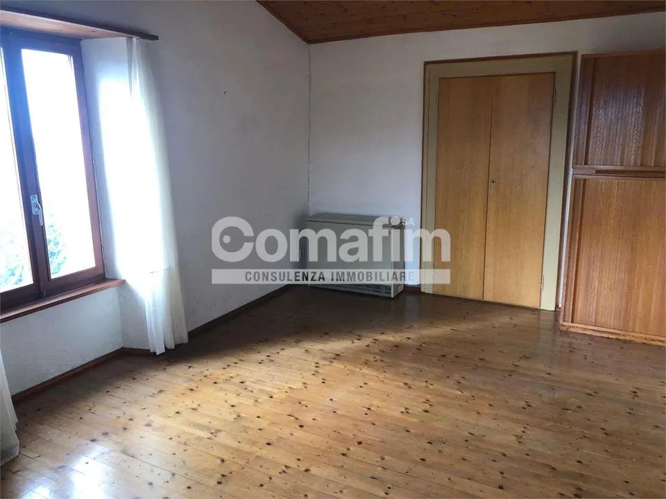 Casa di 3 ppartamenti con vista lago a Cademario – foto 9 di 11