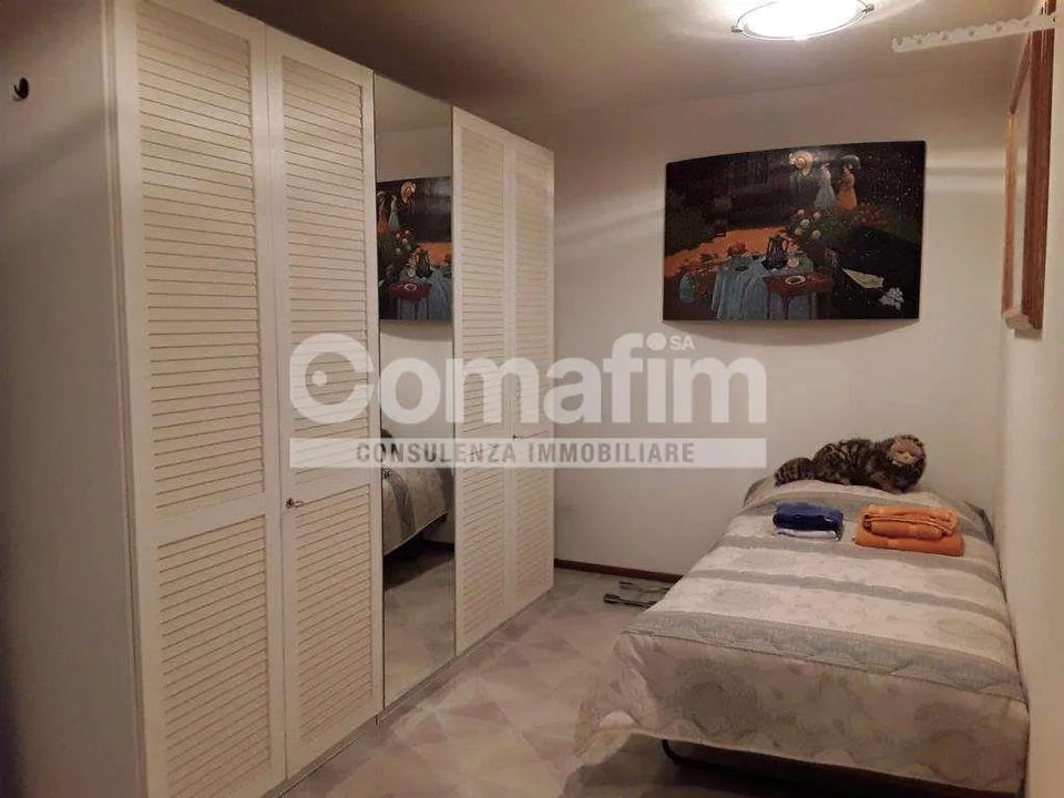 A Capolago vendiamo casa con "Praticità e spazio a – Foto 8 von 13