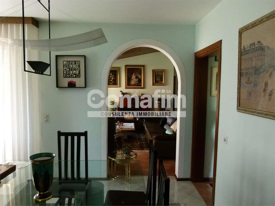 A Capolago vendiamo casa con "Praticità e spazio a