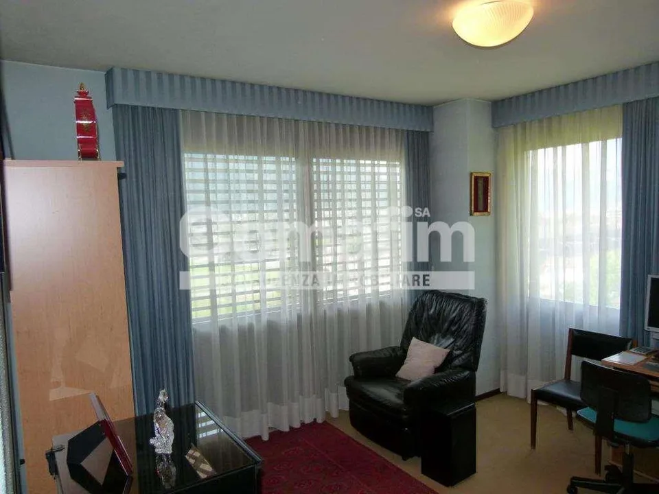 A Capolago vendiamo casa con "Praticità e spazio a – Foto 9 von 13