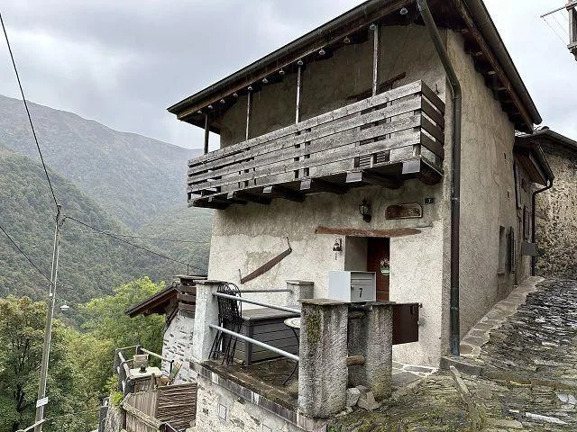 2 1/2-Zimmer-Dorfhaus an sehr ruhiger, sonniger Aussichtslage / cas...
