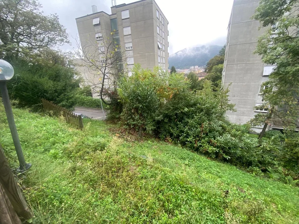 Baulandgrundstück von 1050 m2 in der 5-geschossigen Bauzone terreno...