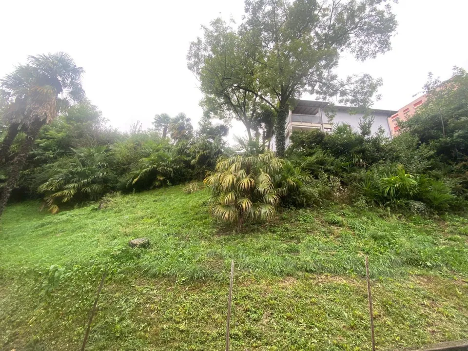 Baulandgrundstück von 1050 m2 in der 5-geschossigen Bauzone terreno...