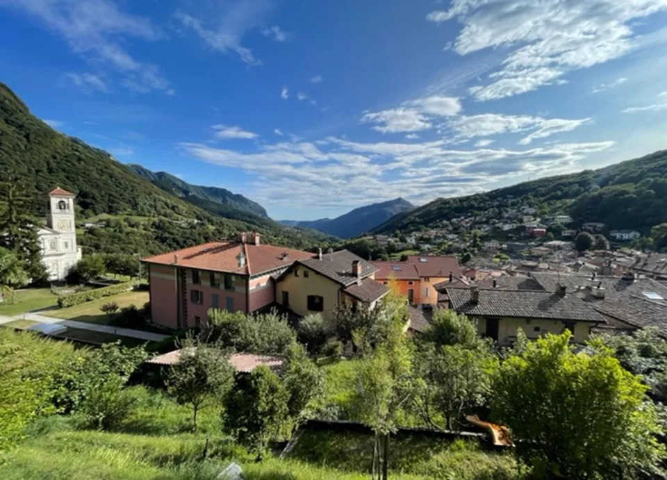 Terreno edificabile con licenza edilizia per 8 appartamenti