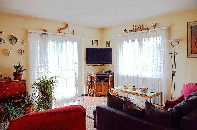 2-Familienhaus mit grossem Grundstück ruhige, sonnige Aussichtslage...