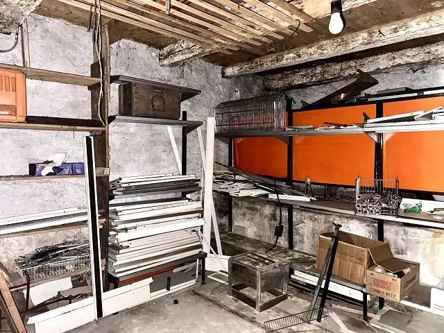 8-Zimmer-Tessinerhaus zum Ausbauen mit grosser Terrasse / casa tici...