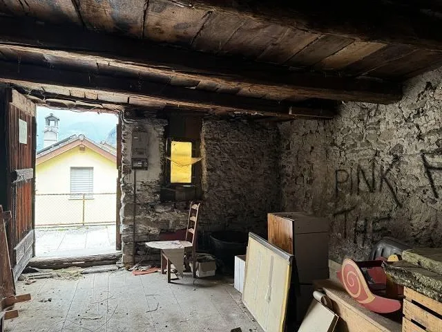 8-Zimmer-Tessinerhaus zum Ausbauen mit grosser Terrasse / casa tici... – photo 9 sur 19
