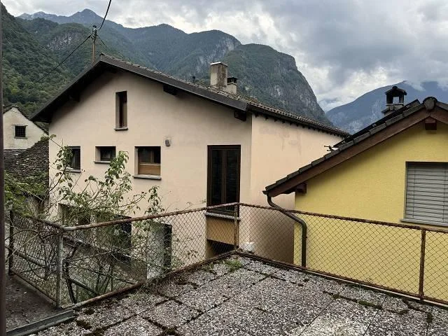 8-Zimmer-Tessinerhaus zum Ausbauen mit grosser Terrasse / casa tici... – photo 15 sur 19