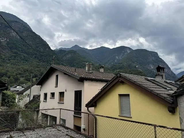 8-Zimmer-Tessinerhaus zum Ausbauen mit grosser Terrasse / casa tici... – photo 16 sur 19