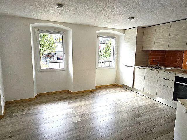 Mehrfamilienhaus mit drei 2 1/2-Zimmer-Wohnungen / Casa di 3 appart...