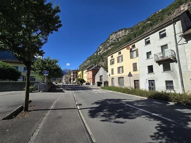 Mehrfamilienhaus mit drei 2 1/2-Zimmer-Wohnungen / Casa di 3 appart... – Foto 17 von 20