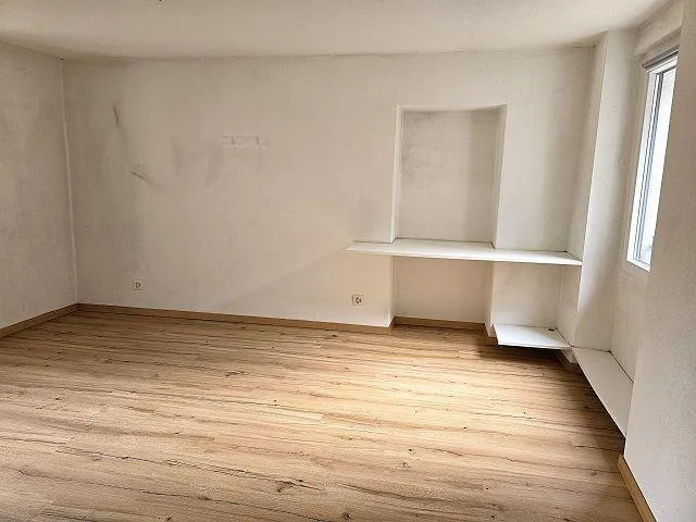 Mehrfamilienhaus mit drei 2 1/2-Zimmer-Wohnungen / Casa di 3 appart... – Foto 7 von 20