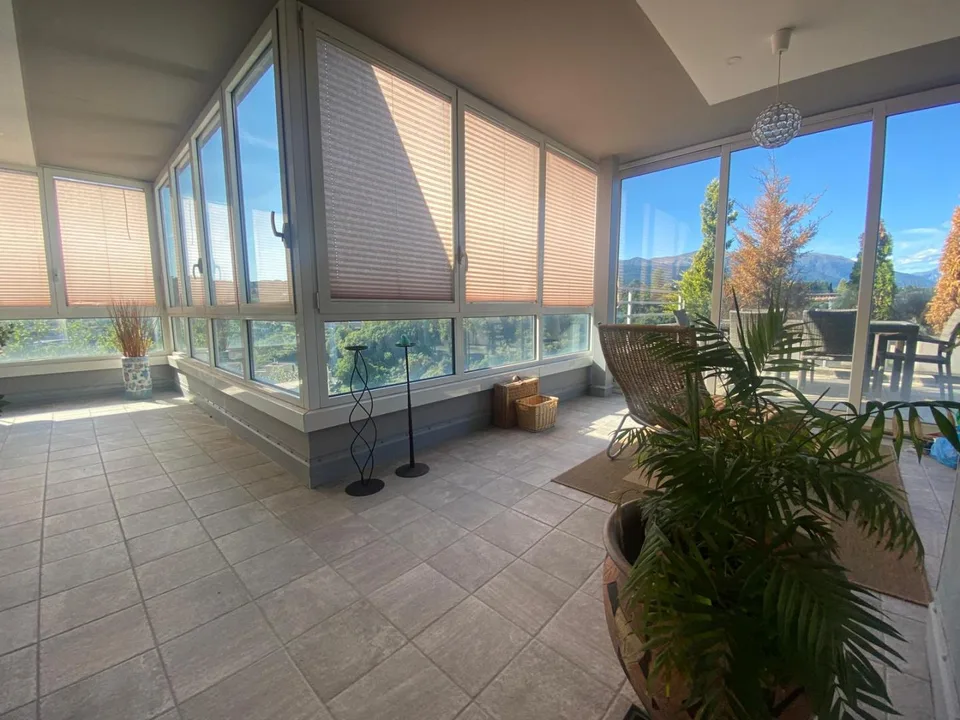 Attico di 5 1/2 locali con vista sul lago / 5 1/2-Zimmer-Attikawohn... – foto 12 di 18