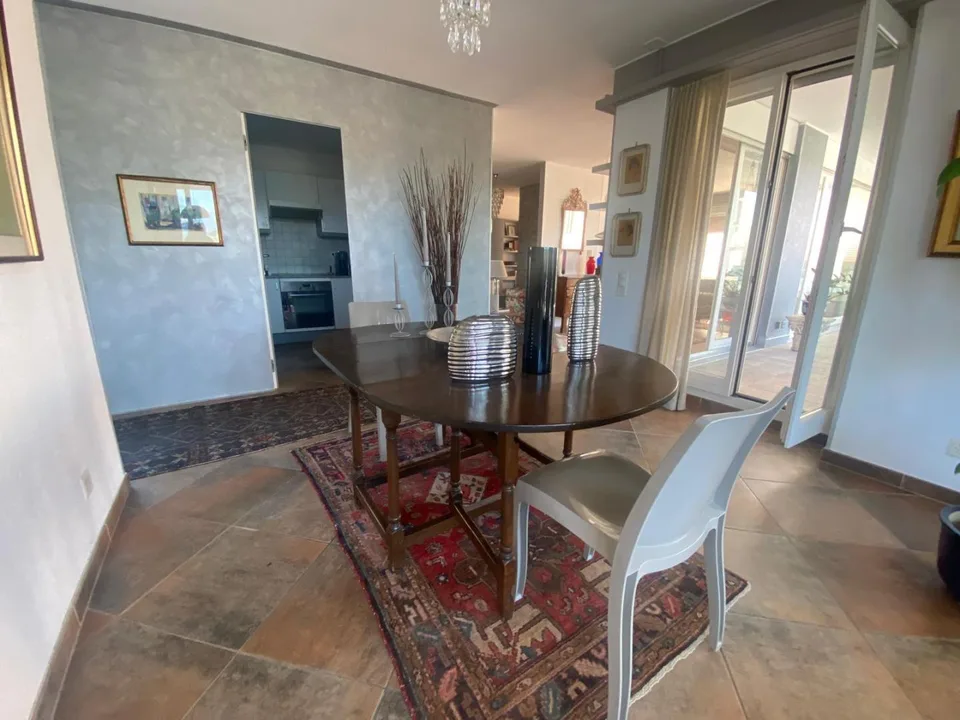 Attico di 5 1/2 locali con vista sul lago / 5 1/2-Zimmer-Attikawohn... – foto 6 di 18
