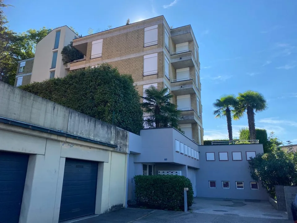 Attico di 5 1/2 locali con vista sul lago / 5 1/2-Zimmer-Attikawohn...