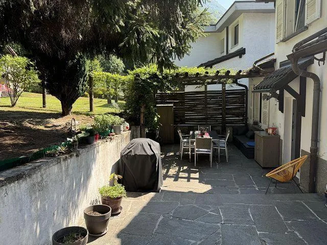 7 1/2-Zimmer-Villa mit grossem Garten an sehr ruhiger, sonniger Aus... – Foto 27 von 30