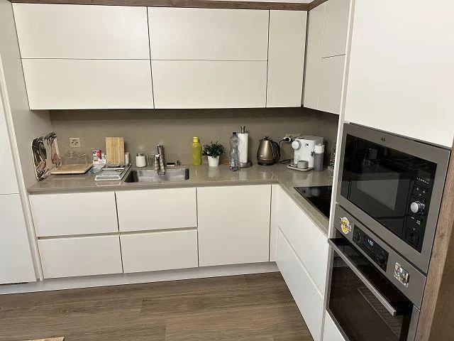 6 1/2-Zimmer-Dachmaisonette-Wohnung mit Grotto in 2 FMH / appartame... – Foto 7 von 30