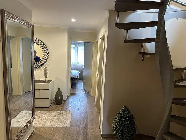 6 1/2-Zimmer-Dachmaisonette-Wohnung mit Grotto in 2 FMH / appartame... – Foto 19 von 30