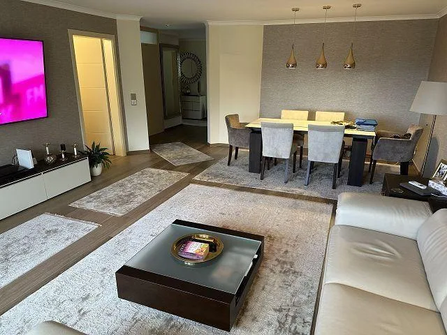 6 1/2-Zimmer-Dachmaisonette-Wohnung mit Grotto in 2 FMH / appartame...