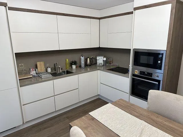 6 1/2-Zimmer-Dachmaisonette-Wohnung mit Grotto in 2 FMH / appartame... – Foto 6 von 30