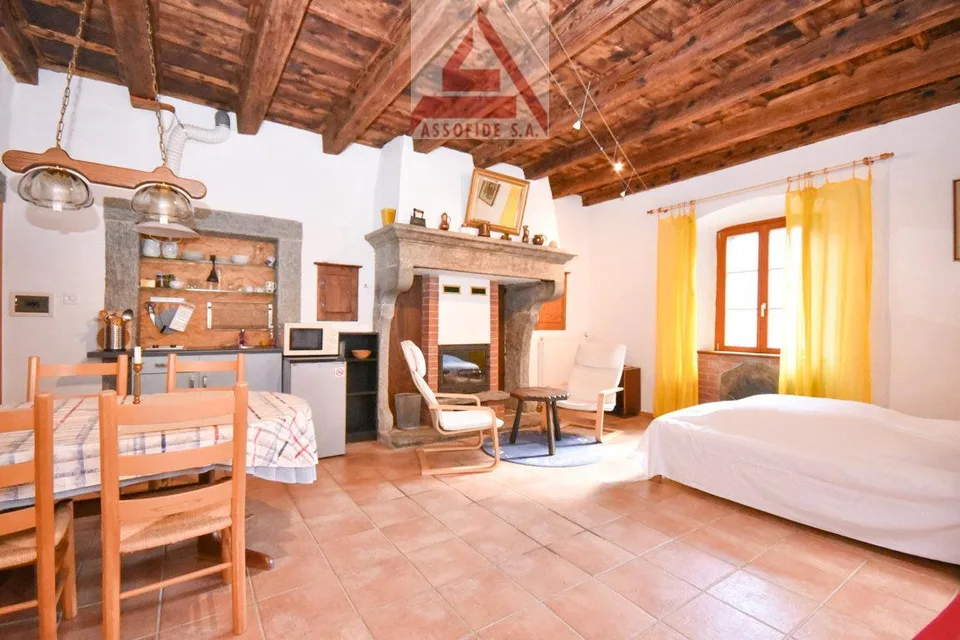 Haus mit 6 Wohnungen / Casa con 6 appartamenti