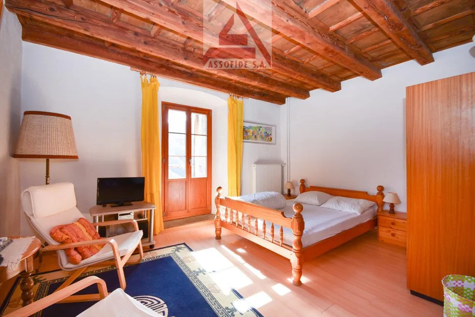 Haus mit 6 Wohnungen / Casa con 6 appartamenti
