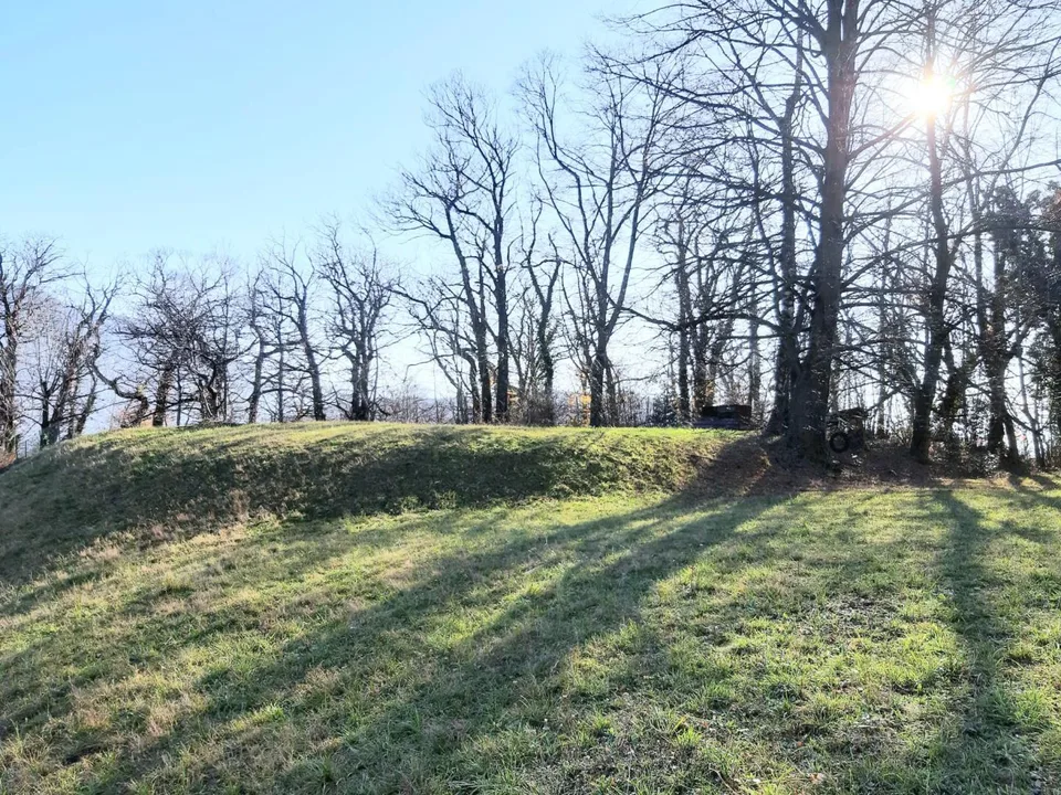 terreno  edificabile die 921 m2 / Baulandgrundstück von 921 m2