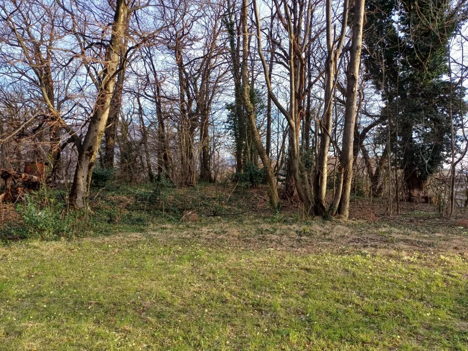 terreno  edificabile die 921 m2 / Baulandgrundstück von 921 m2