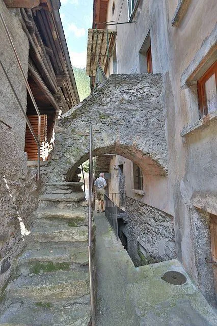 3 Zi Hausteil zum Ausbauen im Dorfzentrum / parte di casa di 3 ... – photo 9 of 10