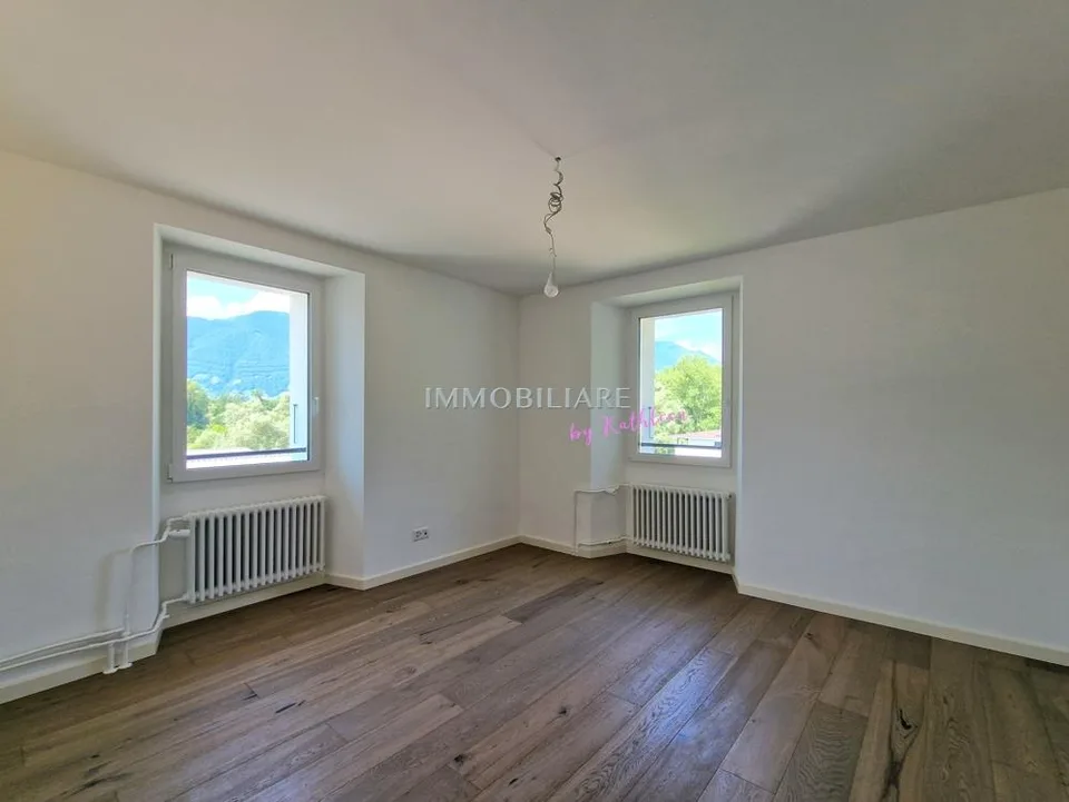 SANIERTE Ferienwohnung mit grosser Terrasse - Attica-Etage