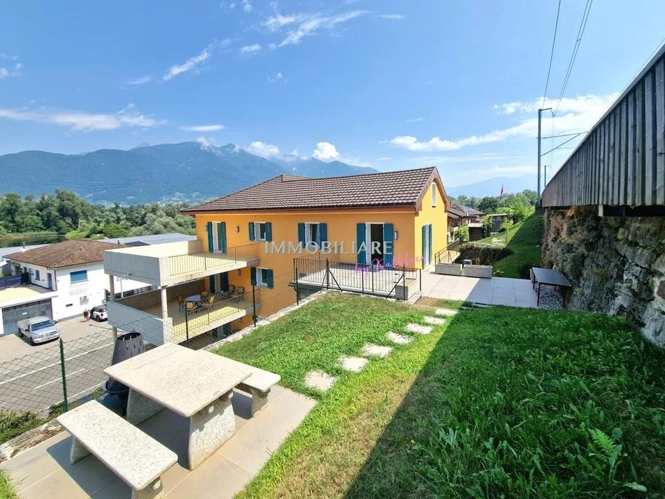 SANIERTE Ferienwohnung mit grosser Terrasse - Attica-Etage – Foto 7 von 10