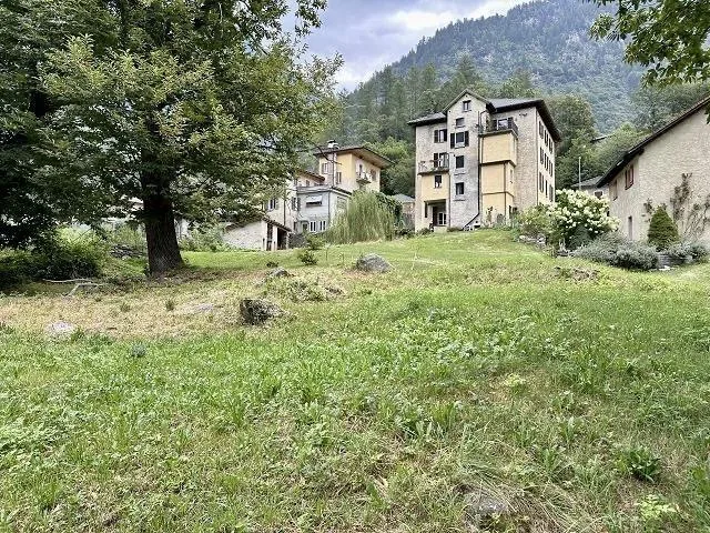 Bauland mit Rustico von 2085 m2 Fläche an sonniger Aussichtslage / ...