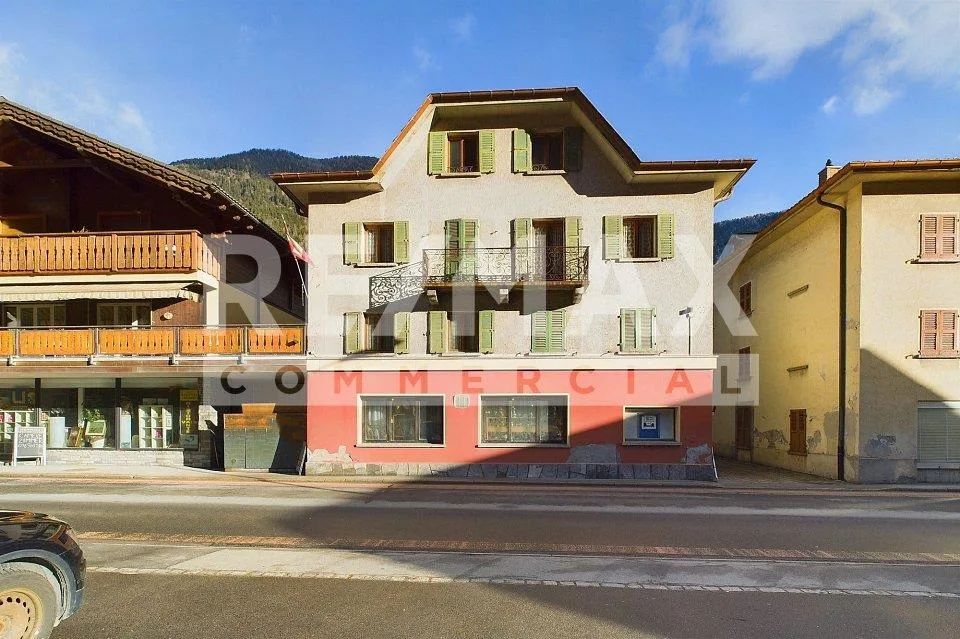 Ristorante con alloggi / immobile convertibile nella natura montana