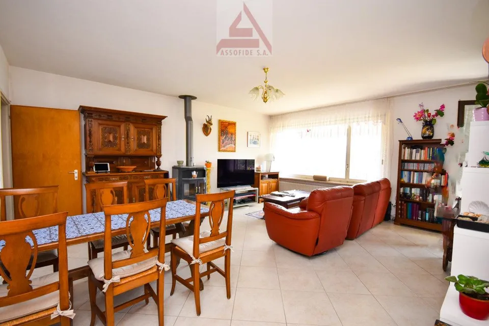 Zweifamilienhaus mit Grundstück / Casa bifamiliare con terreno