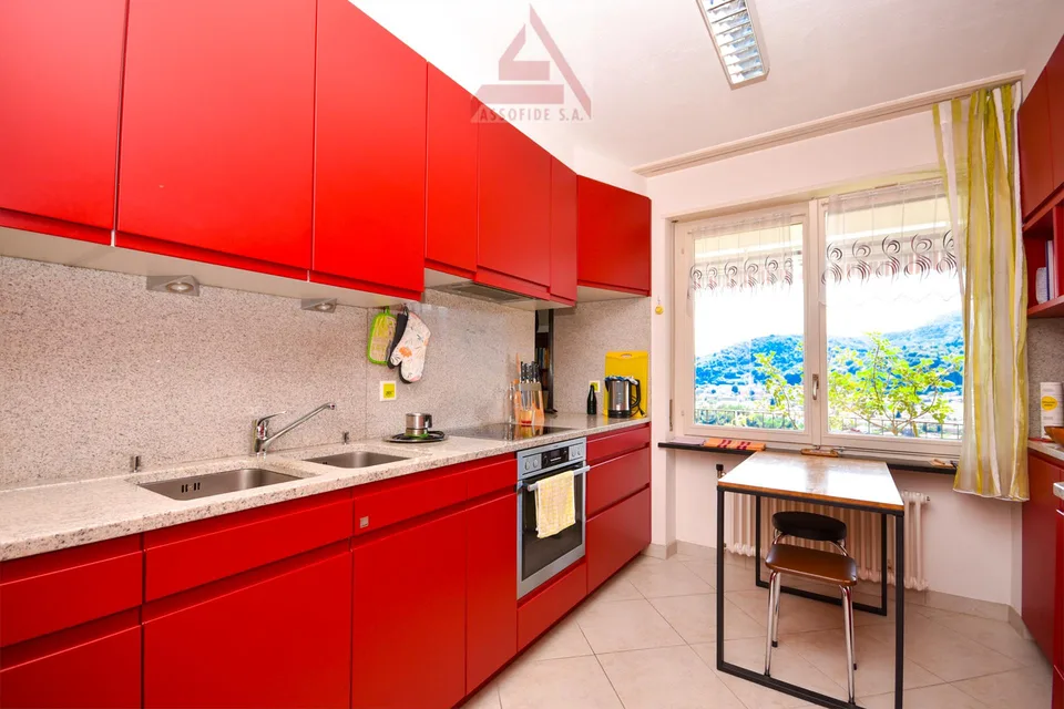 Zweifamilienhaus mit Grundstück / Casa bifamiliare con terreno